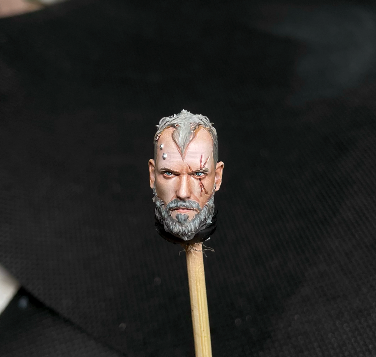 TD-JT-187 Warhammer 40K 1/18 Helmeted Sister of Battle Custom Head Sculpt Set view 4