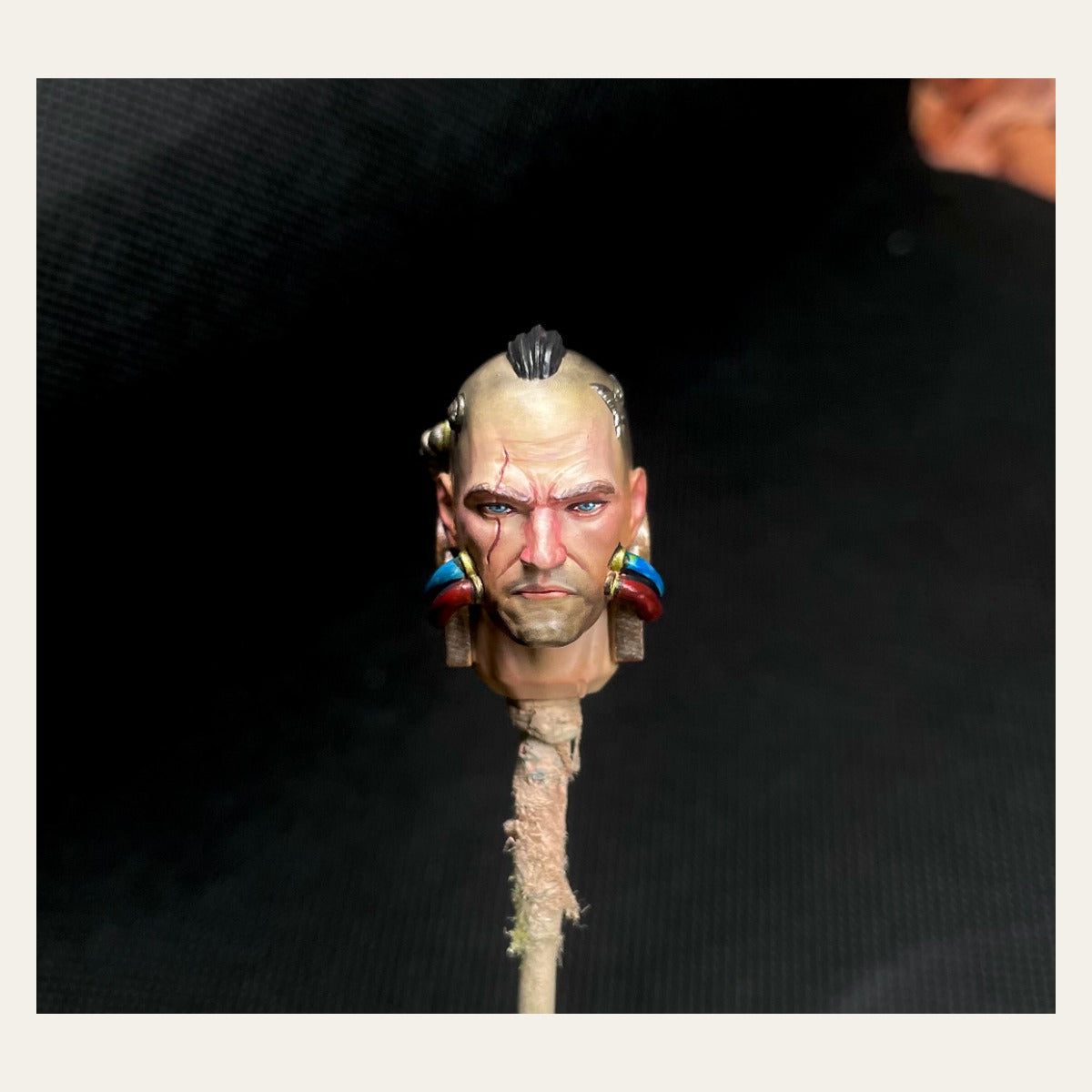 TD-JT-188 Warhammer 40K 1/18 Sister of Battle T Clean and Bloodied Custom Head Sculpt front view
