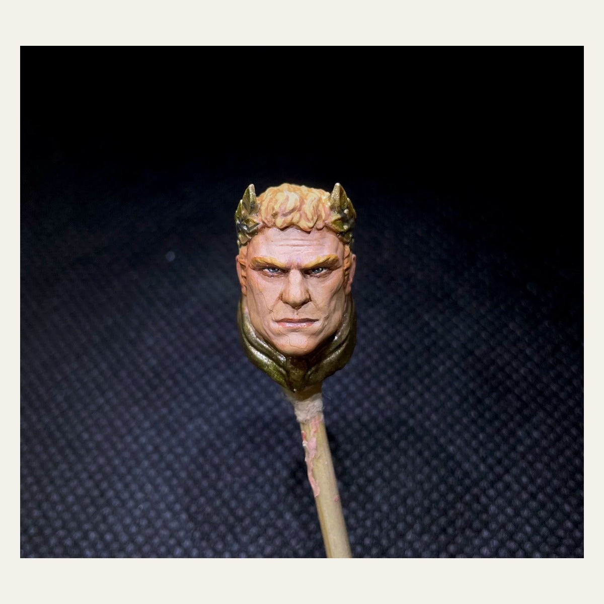 TD-JT-199 Warhammer 40K 1/18 Custom Replacement Head Sculpt Version 2 front view