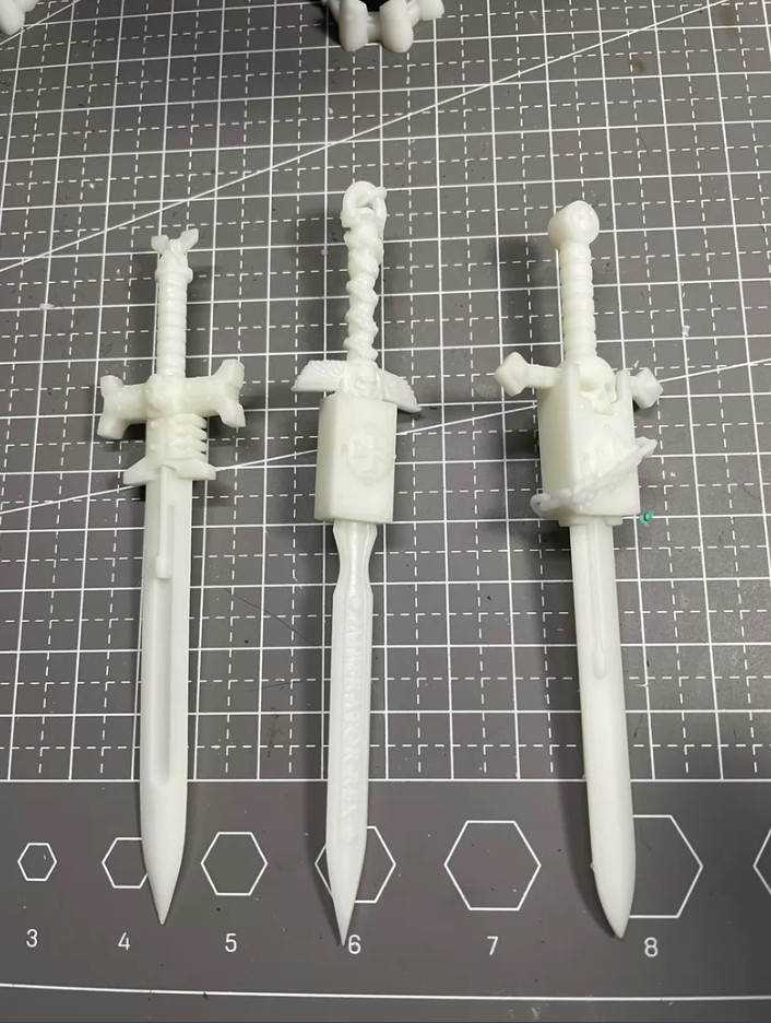 Black Templars-Inspired 1/18 Sword and Shield Accessories detail 8