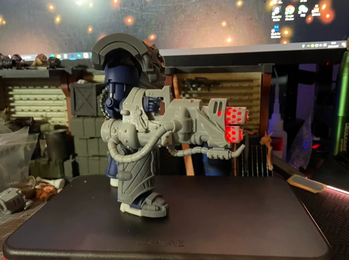 Illuminated Twin-Barrel Melta Weapon detail 3